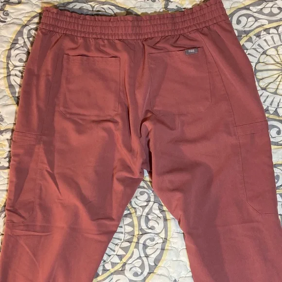 FIGS Zamora Jogger Scrub Pants Womens Size S Pink Nurse Slim Fit Pockets Cargo - Picture 10 of 15